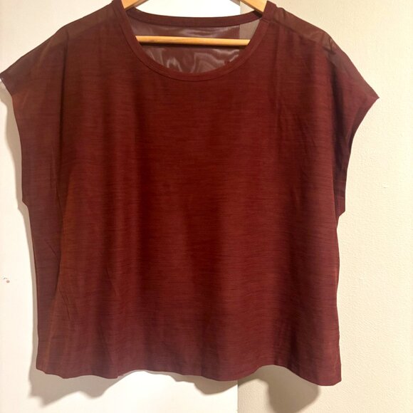 Old Navy Active Breathe on Loose Mesh Go Dry workout cropped top SZ: Large - Picture 2 of 10